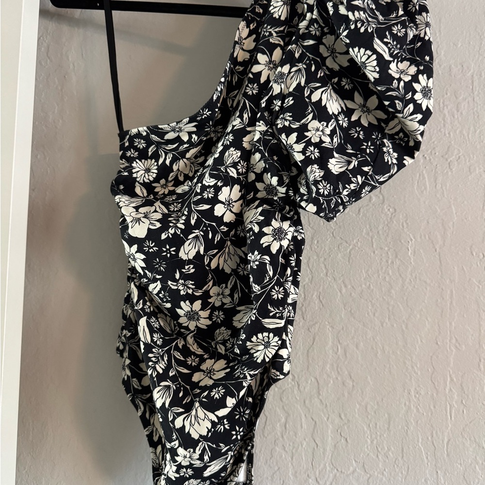 Free people Floral One-Shoulder bodysuit XS